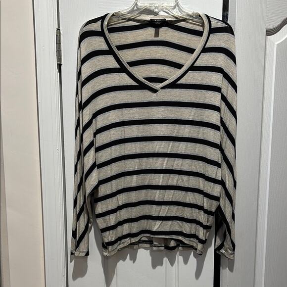 k & c Tops - K & C tan black Striped V-Neck Long dolman Sleeve Top in euc